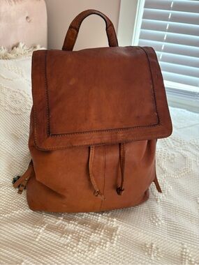 FRYE AND CO. Burnt Orange Leather Drawstring Backpack. FCH0036